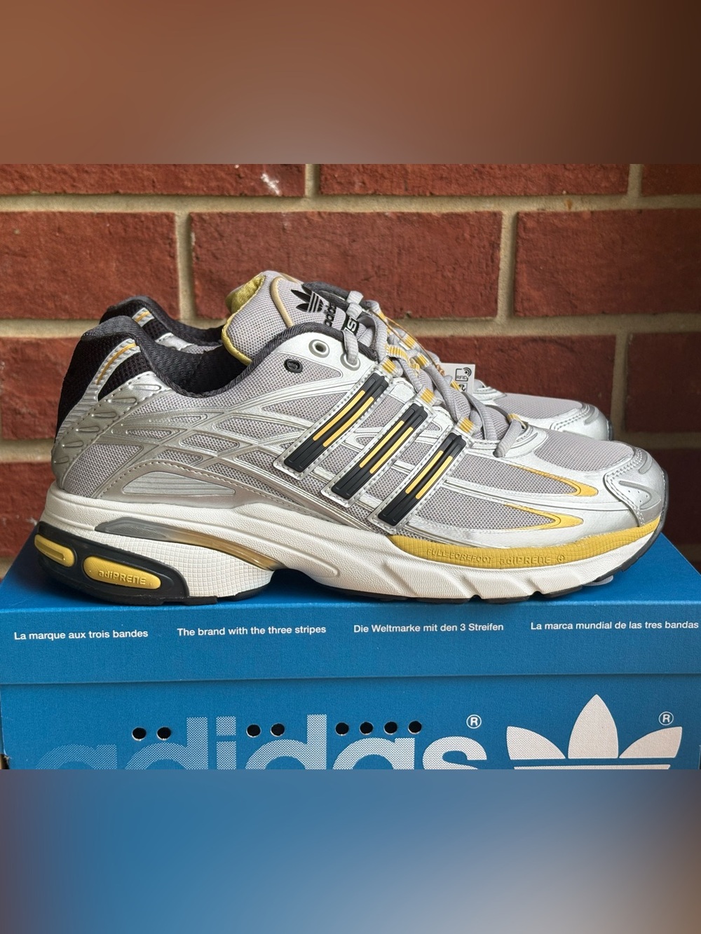 New Adidas Adistar Cushion Grey Black Gold Size 8.5 Mens Sneakers NIB Shoes
